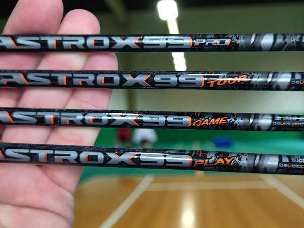 Yonex Astrox 99 series - Yonex Astrox 99 Pro, Tour, Game en Play Yonex Astrox 99 series - Yonex Astrox 99 Pro, Tour, Game en Play